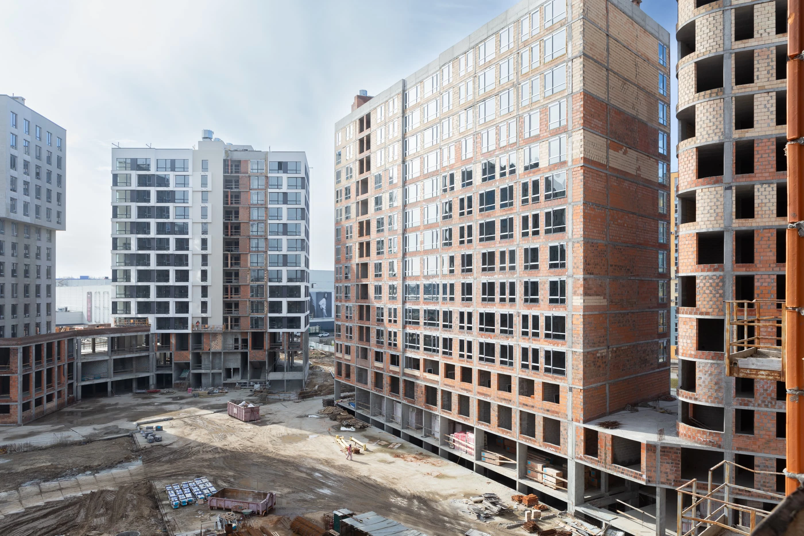 Dim Construction Progress of building construction in February 2024: Construction work