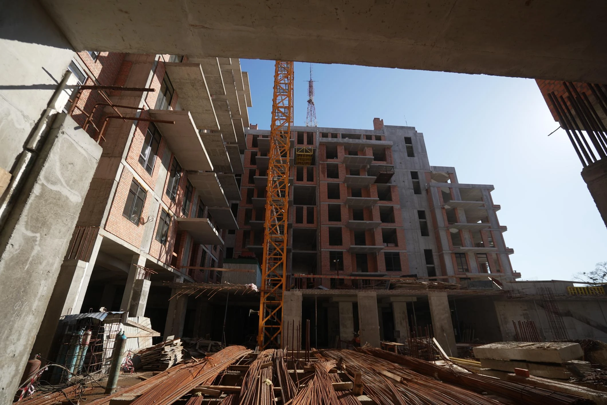 Dim Construction Construction progress for April 2025