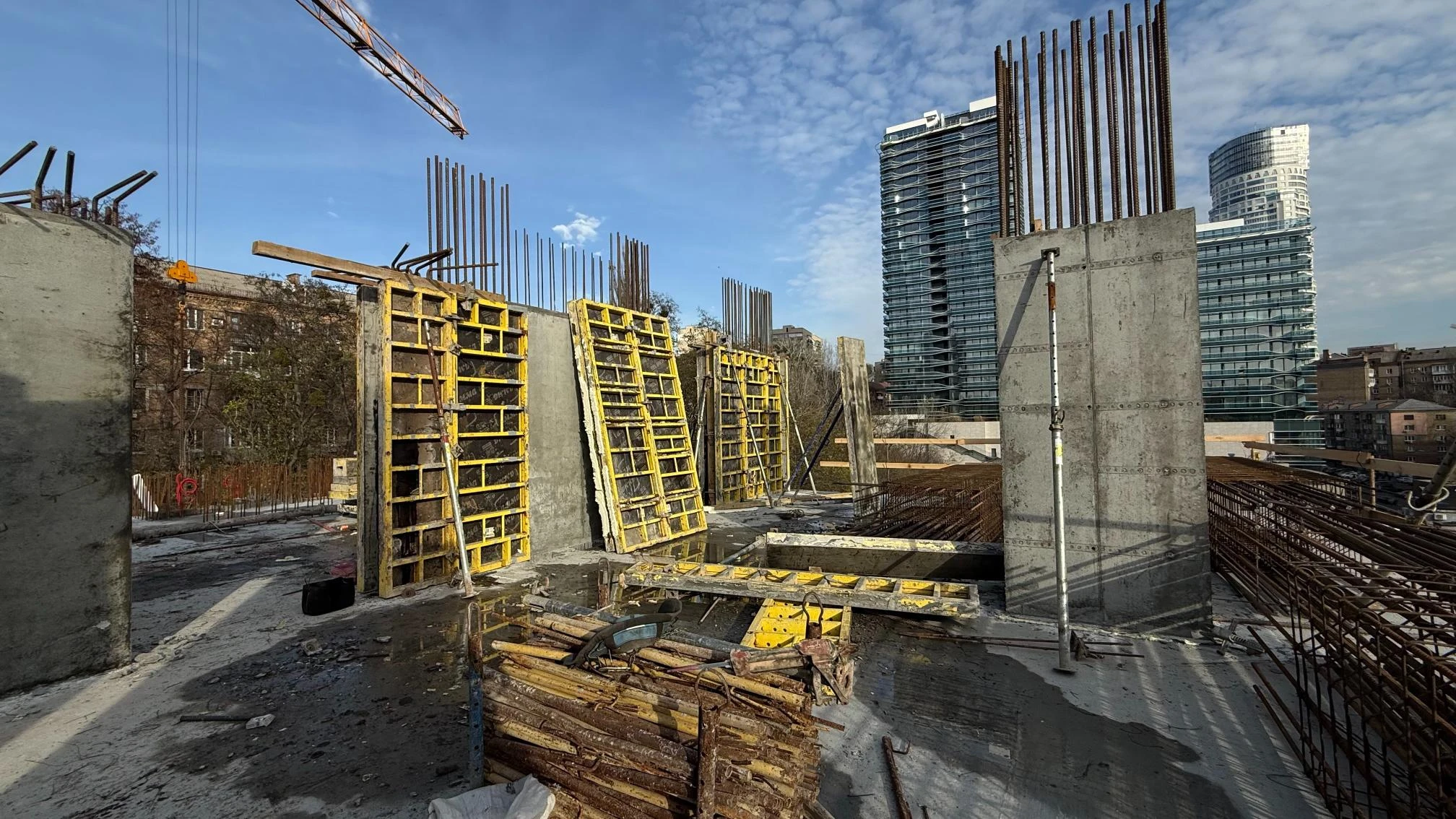 Dim Construction Construction progress of THE ONE for November 2025 — Construction progress